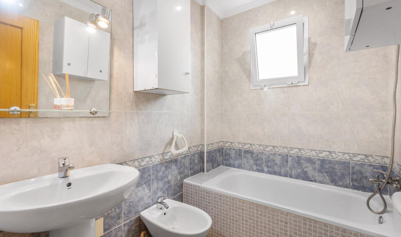 Reventa - Apartamento / piso - Torrevieja - Centro