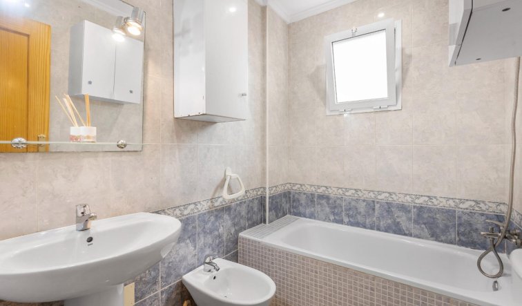 Reventa - Apartamento / piso - Torrevieja - Centro