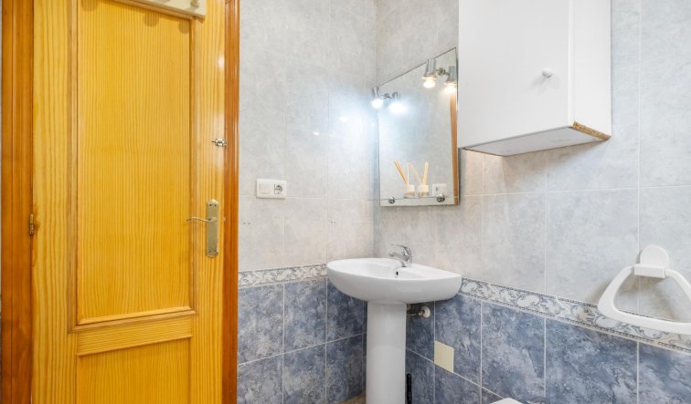 Reventa - Apartamento / piso - Torrevieja - Centro
