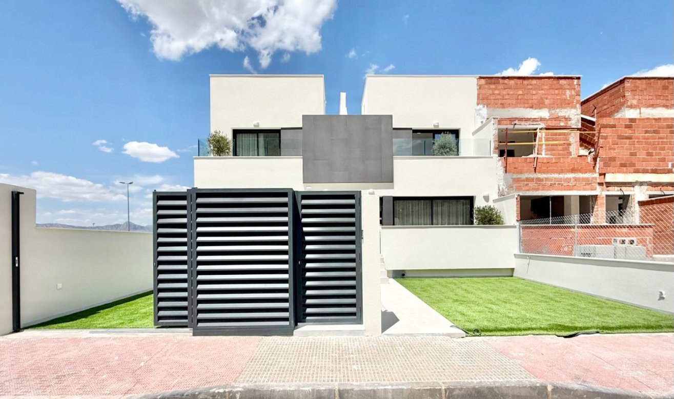 Obra nueva - Adosado - Cox - San Fernando