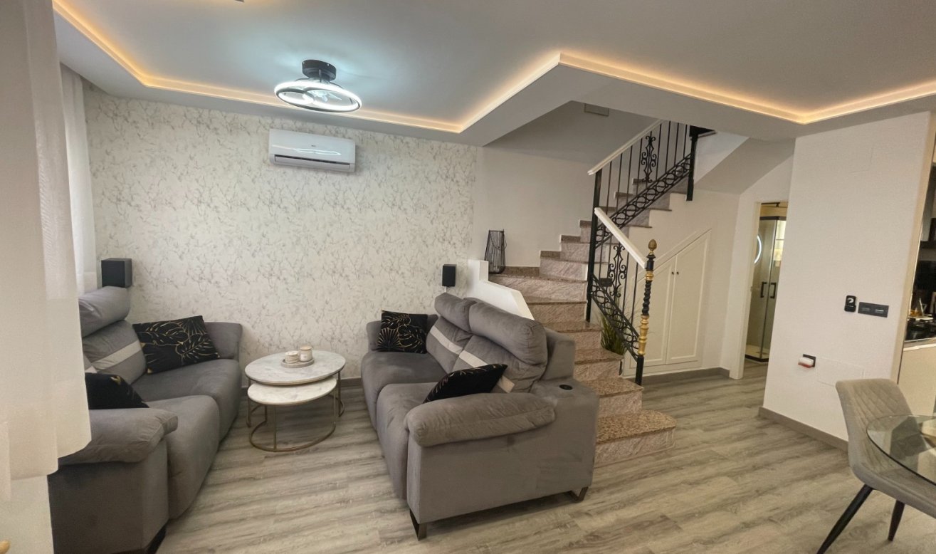 Reventa - Semi Detached Villa - Orihuela Costa - Villamartin