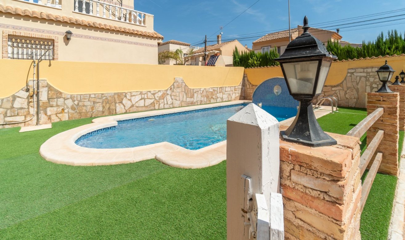 Reventa - House - Orihuela Costa - La Florida