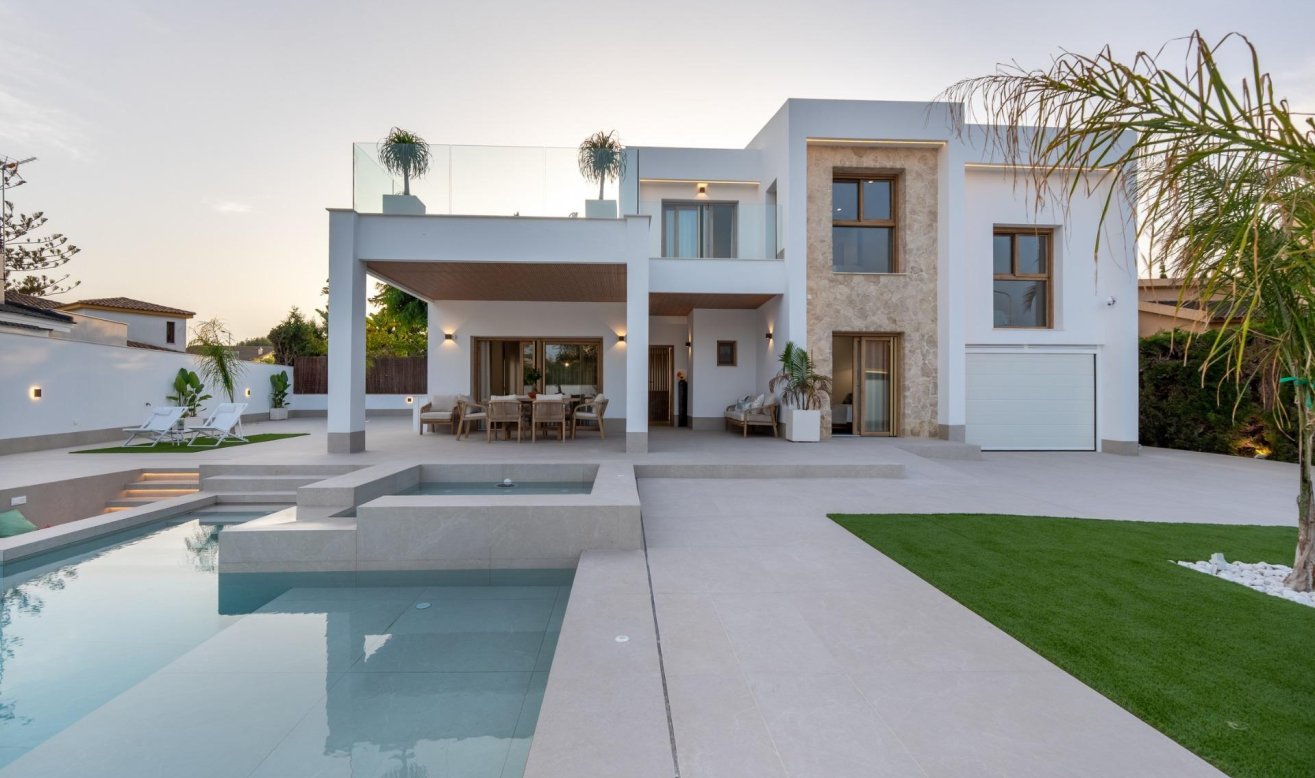 Obra nueva - Villa - Orihuela Costa - Campoamor