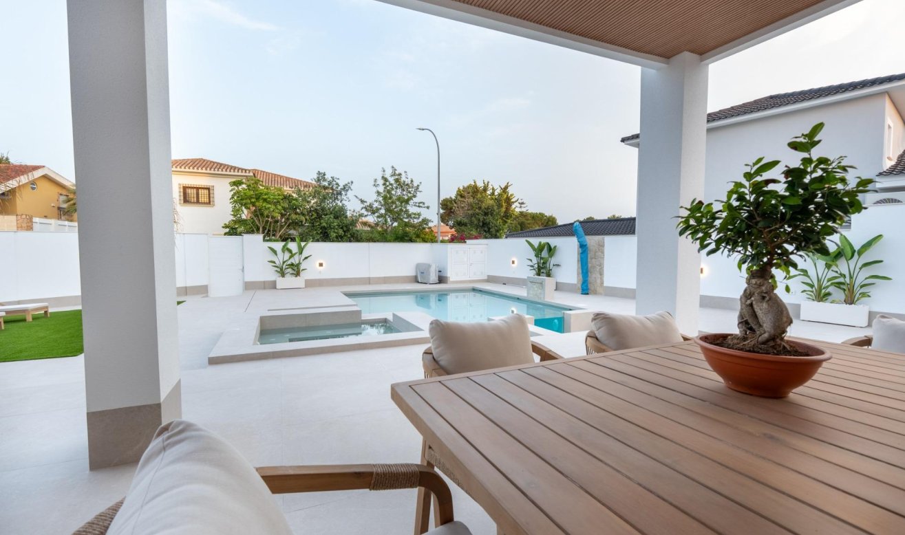 Obra nueva - Villa - Orihuela Costa - Campoamor
