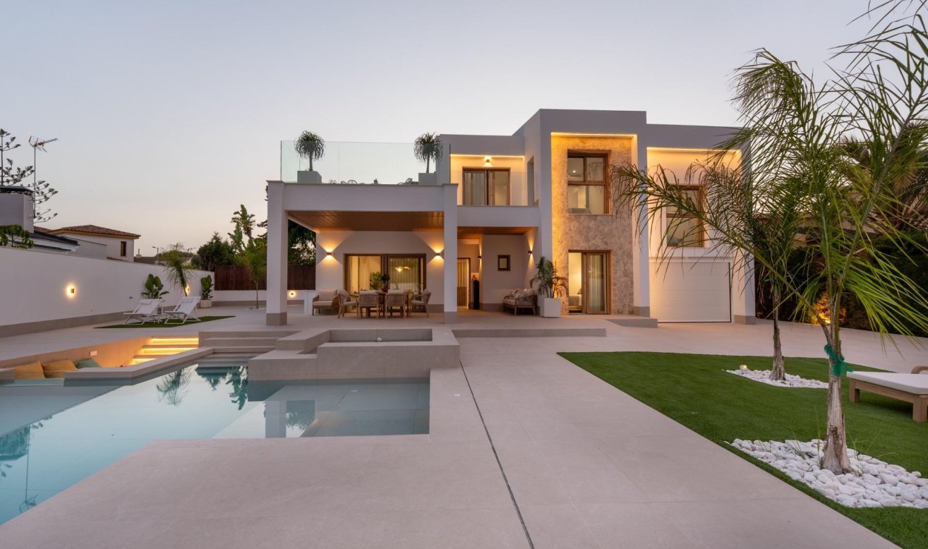 Obra nueva - Villa - Orihuela Costa - Campoamor