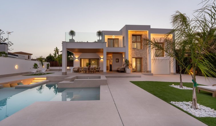 Obra nueva - Villa - Orihuela Costa - Campoamor