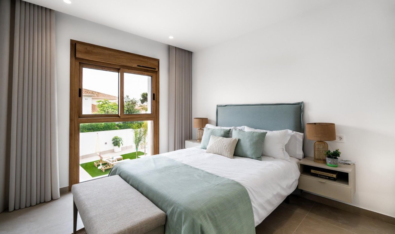 Obra nueva - Villa - Orihuela Costa - Campoamor