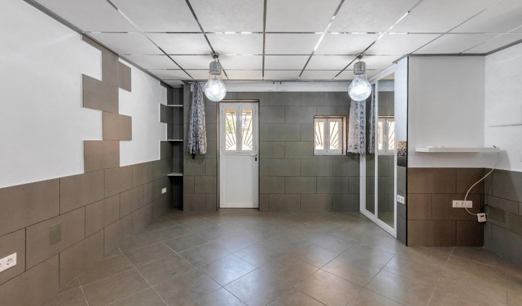 Resale - Apartment / flat - Torrevieja - La Mata pueblo