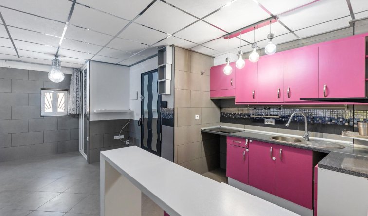 Resale - Apartment / flat - Torrevieja - La Mata pueblo