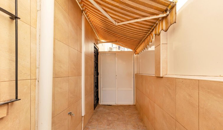 Resale - Apartment / flat - Torrevieja - La Mata pueblo