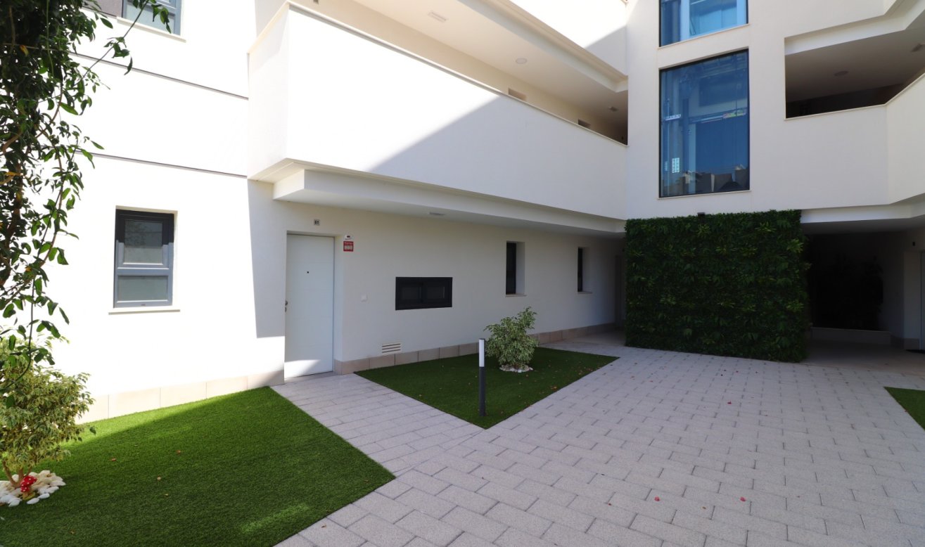 Resale - Apartment / flat - Orihuela Costa - Villamartin