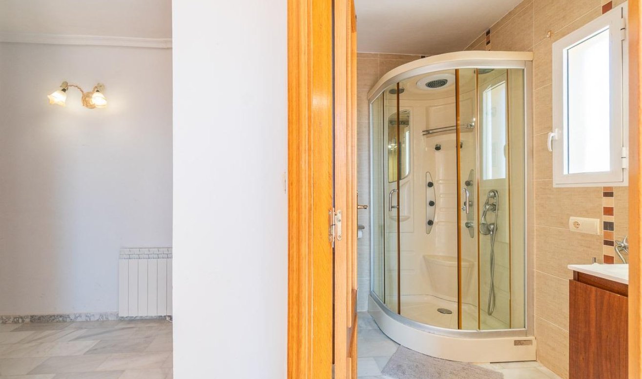Resale - Villa - Torrevieja - La Mata
