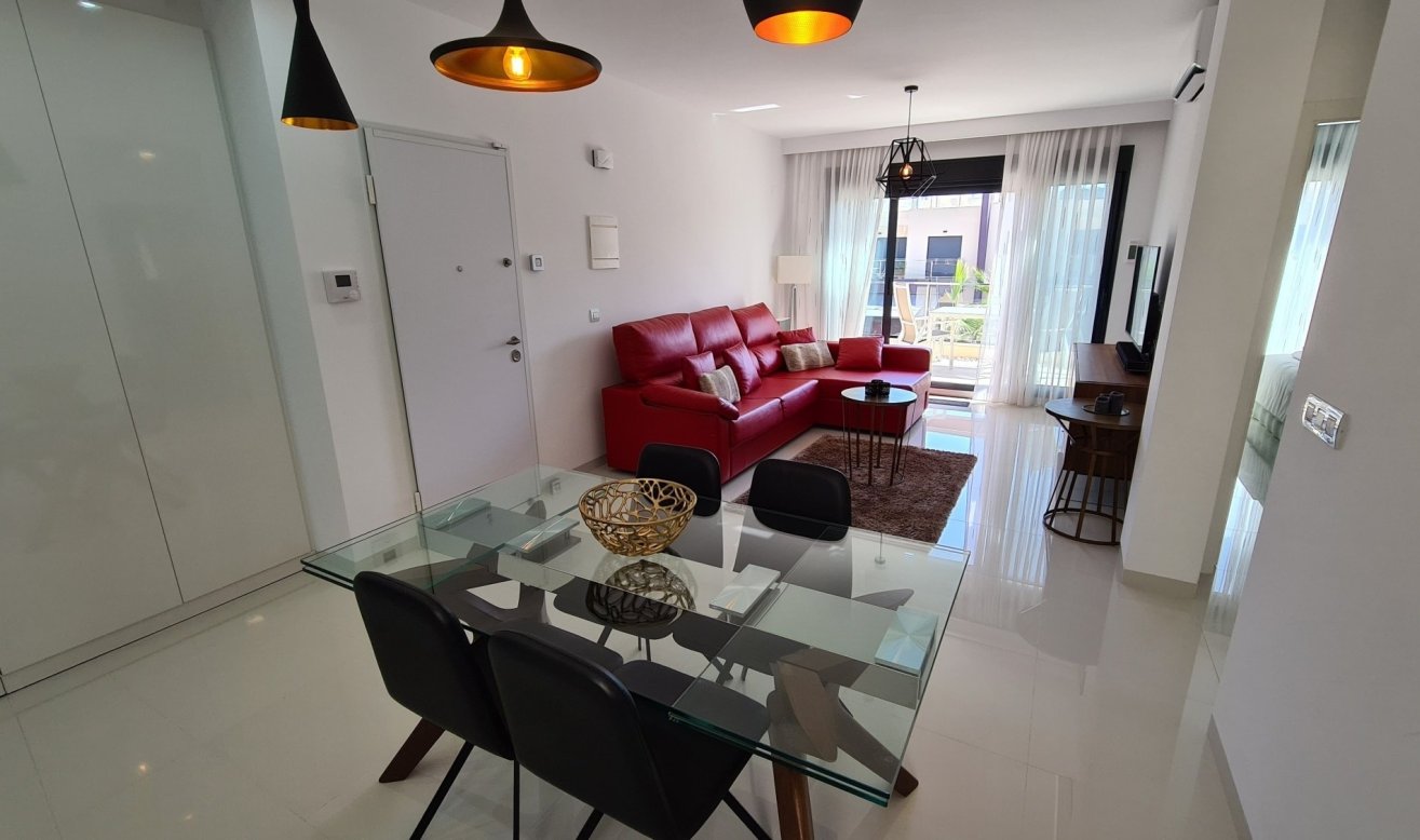 Resale - Bungalow - Pilar de la Horadada - Torre De La Horadada