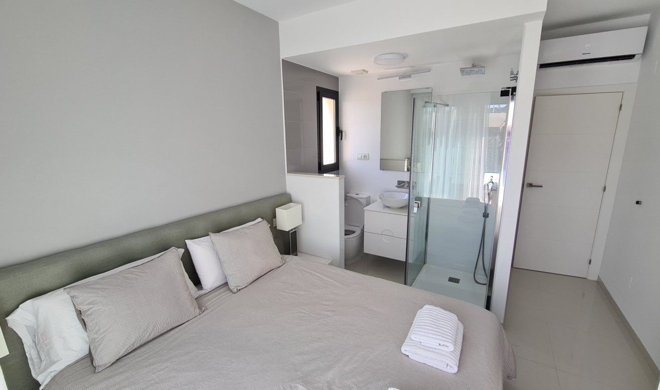 Resale - Bungalow - Pilar de la Horadada - Torre De La Horadada