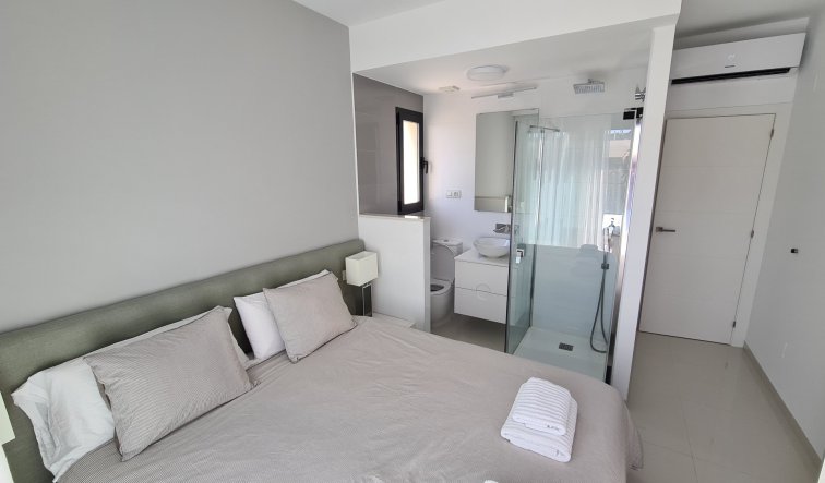 Resale - Bungalow - Pilar de la Horadada - Torre De La Horadada