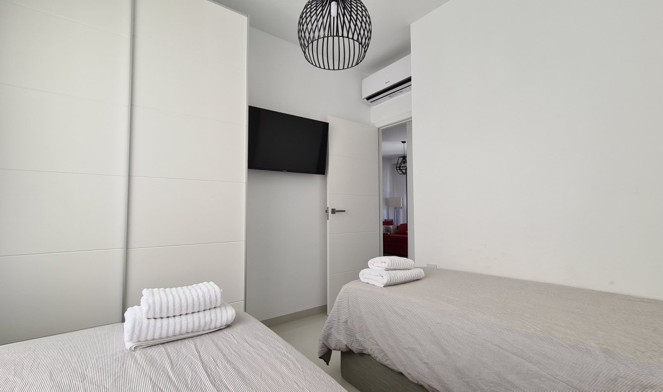 Resale - Bungalow - Pilar de la Horadada - Torre De La Horadada