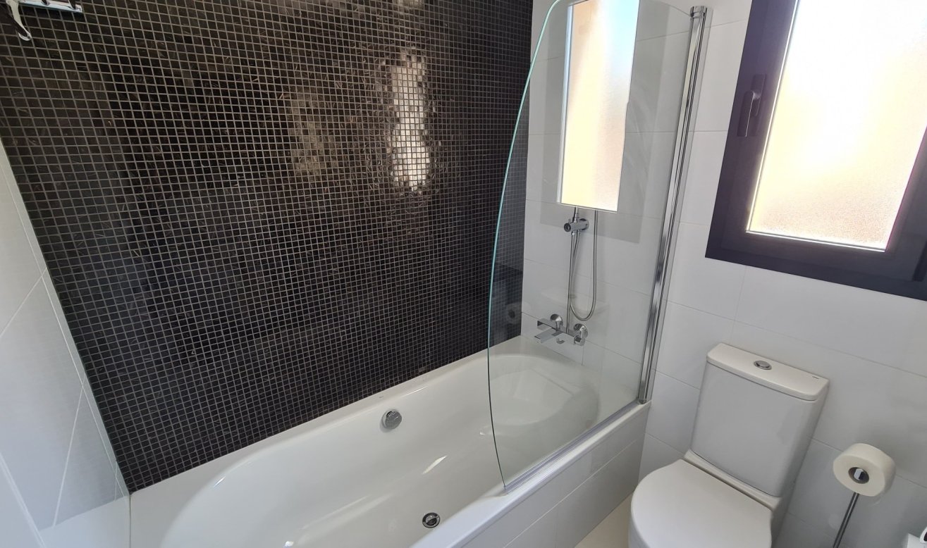 Resale - Bungalow - Pilar de la Horadada - Torre De La Horadada