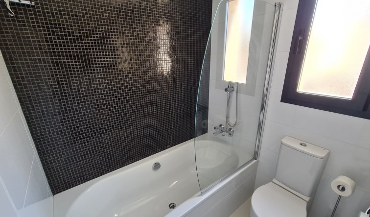 Resale - Bungalow - Pilar de la Horadada - Torre De La Horadada