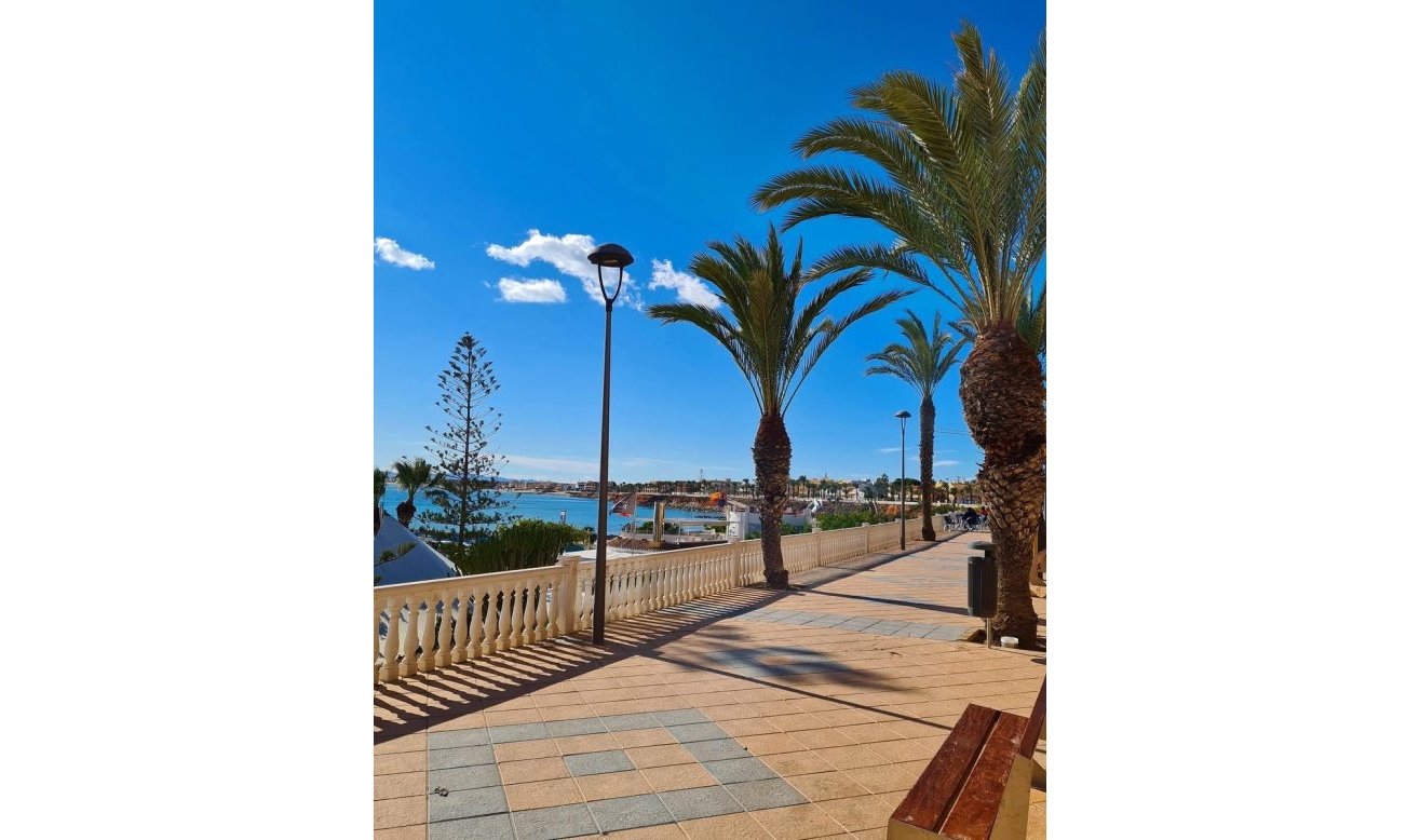 Resale - Bungalow - Pilar de la Horadada - Torre De La Horadada