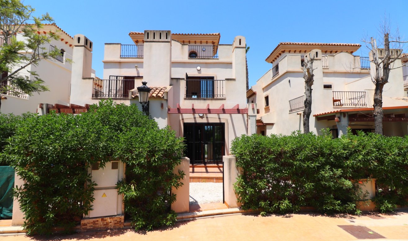 Resale - Semi Detached Villa - Algorfa - La Finca Golf Resort