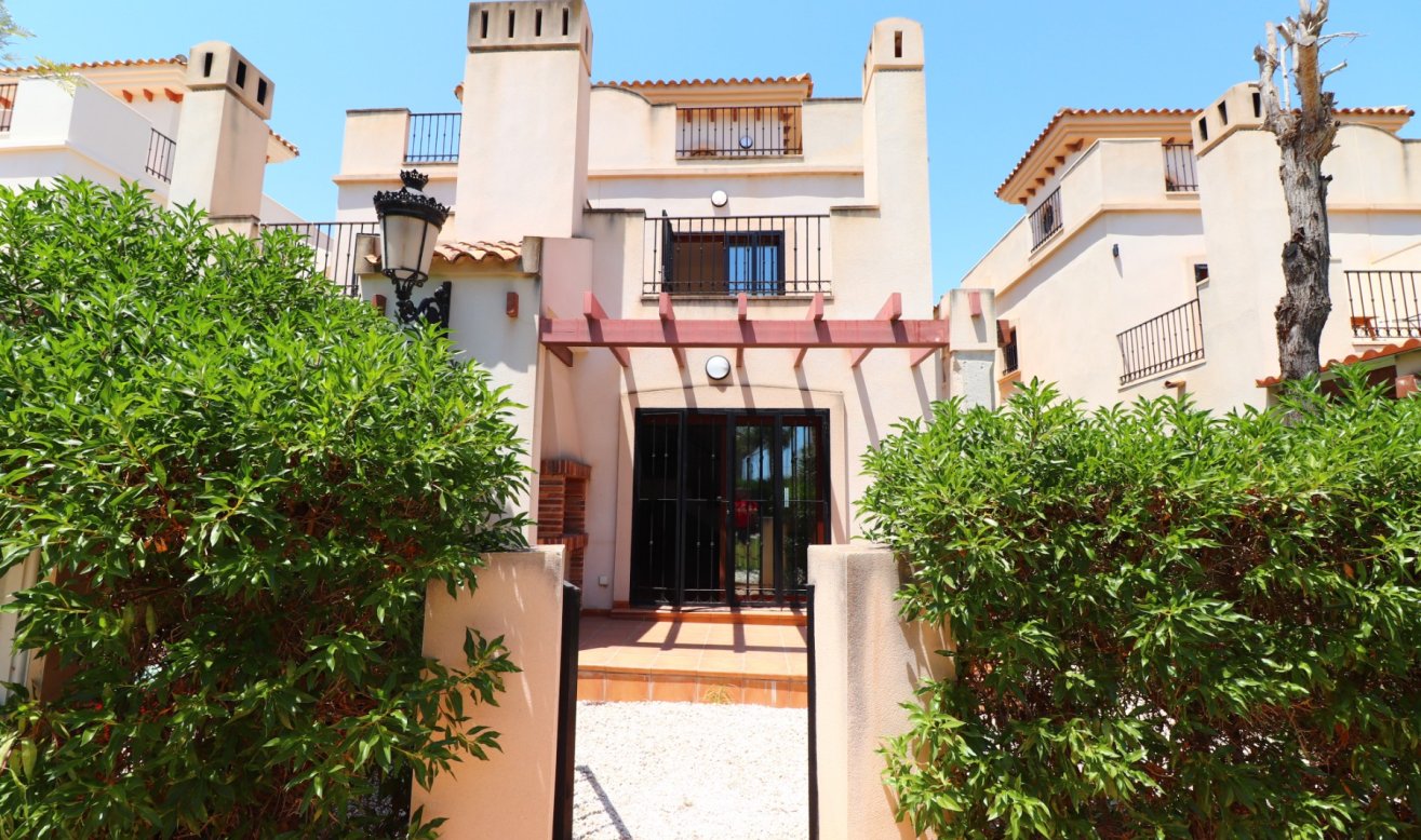 Resale - Semi Detached Villa - Algorfa - La Finca Golf Resort