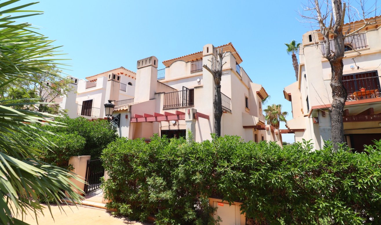 Resale - Semi Detached Villa - Algorfa - La Finca Golf Resort