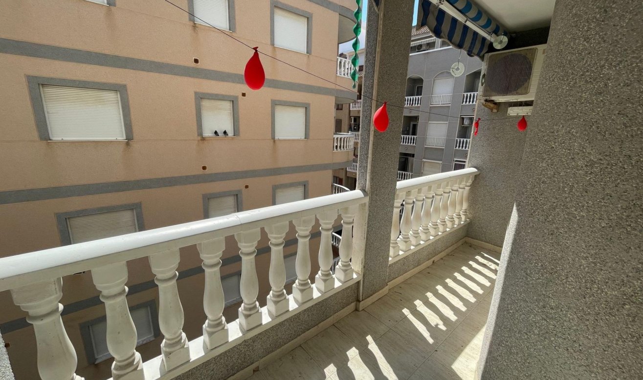 Resale - Apartment / flat - Torrevieja - Acequion
