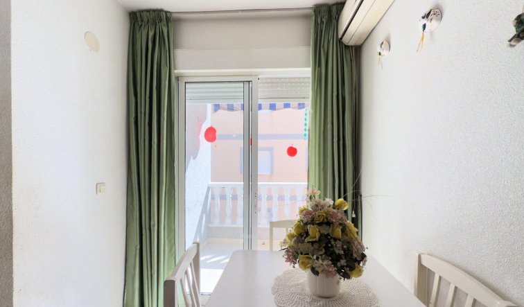 Resale - Apartment / flat - Torrevieja - Acequion