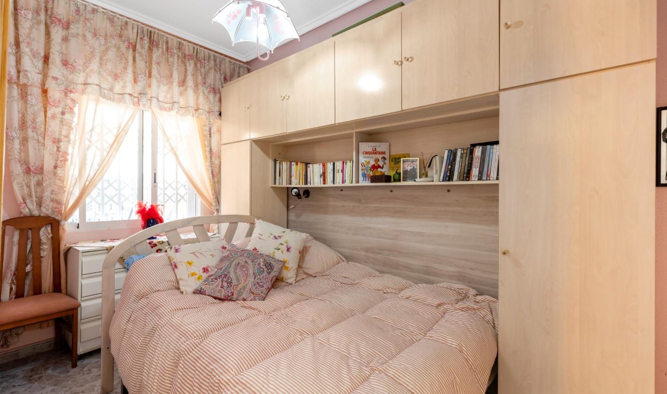Resale - Apartment / flat - Torrevieja - Centro - Muelle Pesquero