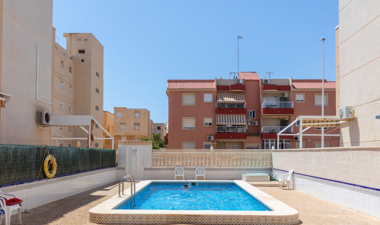 Resale - Apartment / flat - Torrevieja - La Mata