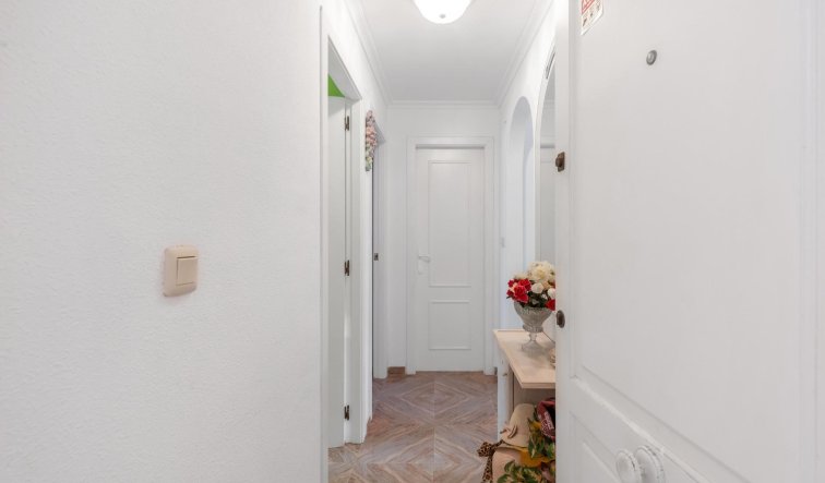 Resale - Apartment / flat - Torrevieja - La Mata