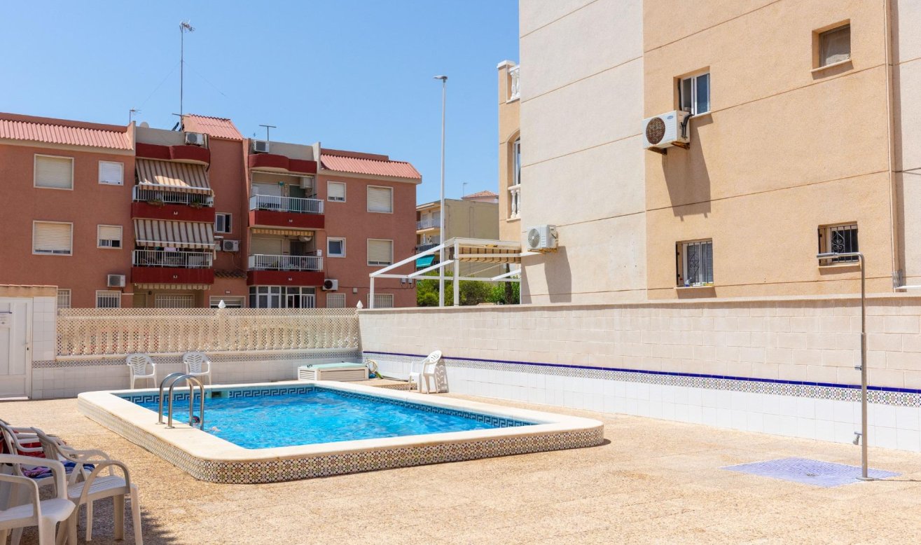 Resale - Apartment / flat - Torrevieja - La Mata