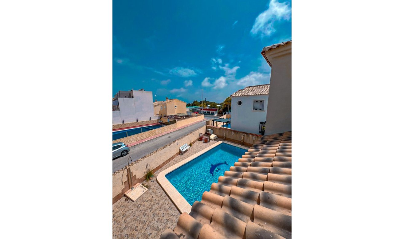 Resale - Villa - Orihuela Costa - Dehesa De Campoamor