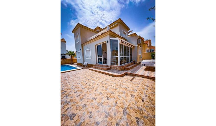 Resale - Villa - Orihuela Costa - Dehesa De Campoamor