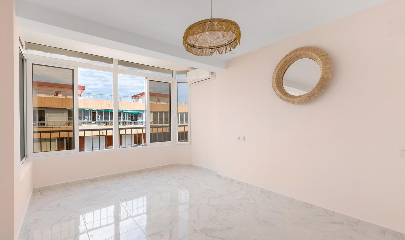 Resale - Apartment / flat - Torrevieja - Acequion