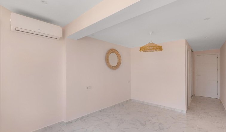 Resale - Apartment / flat - Torrevieja - Acequion