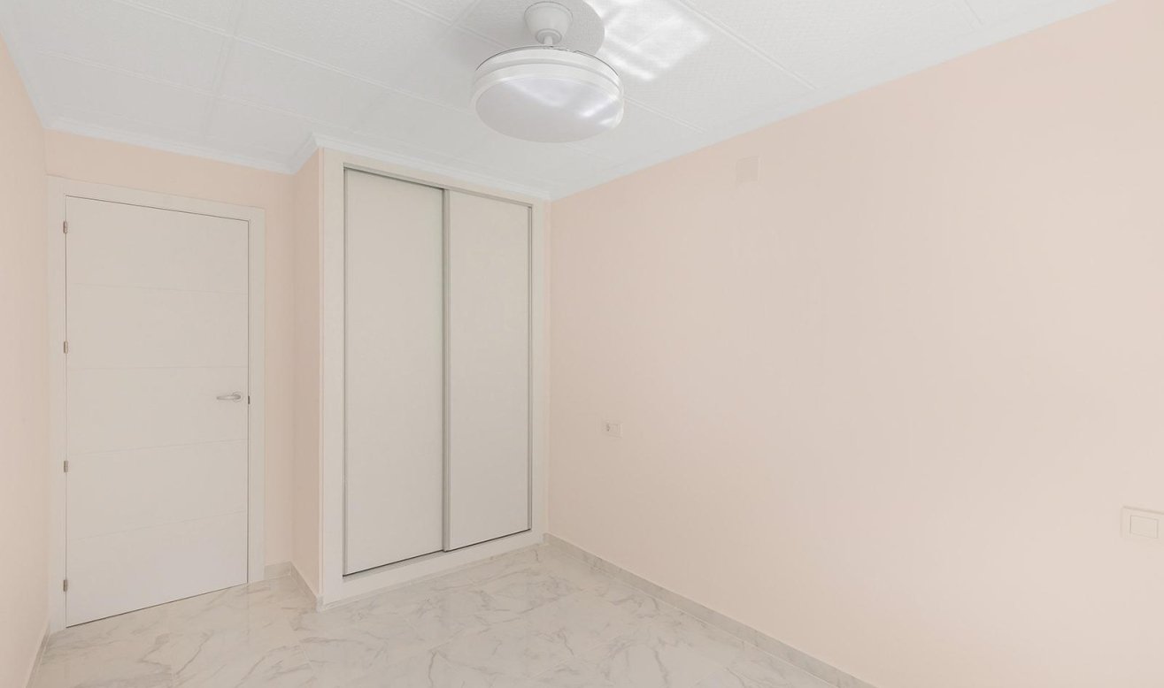 Resale - Apartment / flat - Torrevieja - Acequion