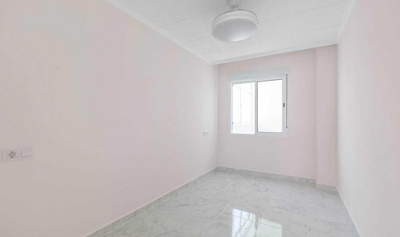 Resale - Apartment / flat - Torrevieja - Acequion