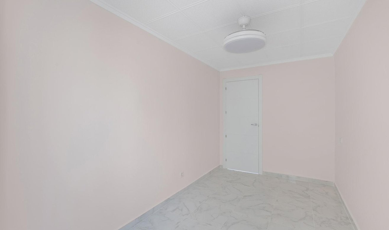 Resale - Apartment / flat - Torrevieja - Acequion
