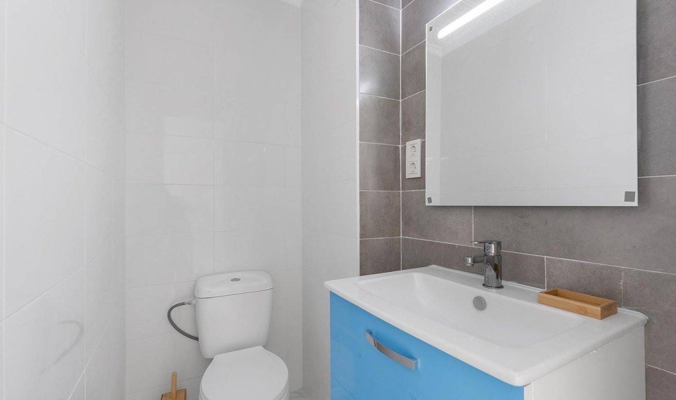 Resale - Apartment / flat - Torrevieja - Acequion