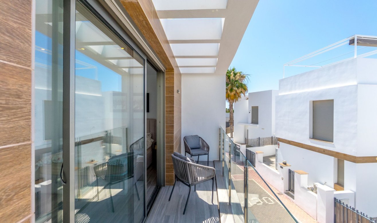 Resale - Villa - Orihuela Costa - Villamartín