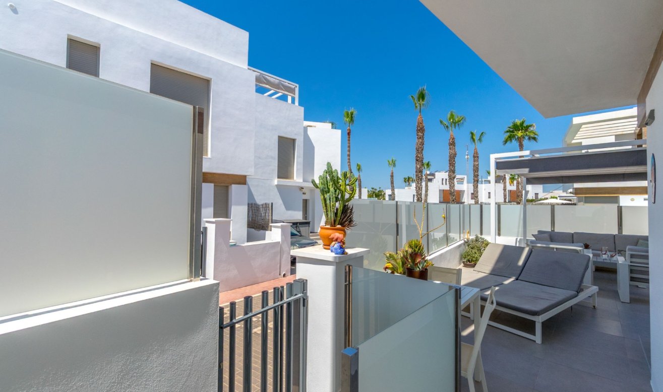 Resale - Villa - Orihuela Costa - Villamartín