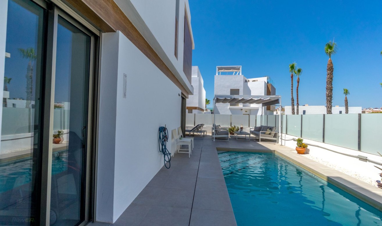 Resale - Villa - Orihuela Costa - Villamartín