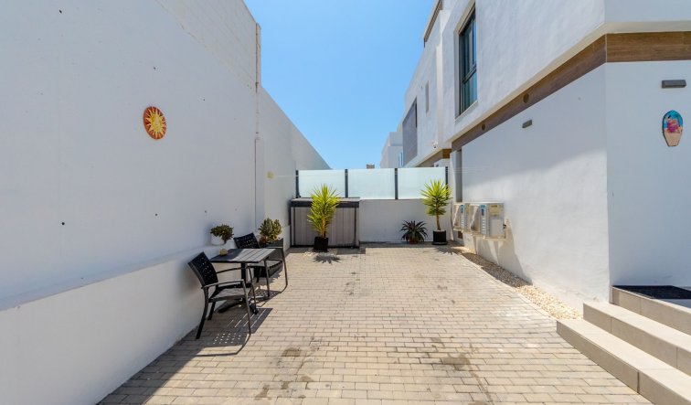 Resale - Villa - Orihuela Costa - Villamartín