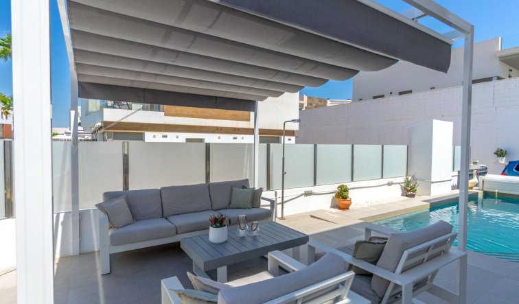Resale - Villa - Orihuela Costa - Villamartín