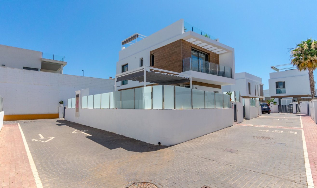 Resale - Villa - Orihuela Costa - Villamartín