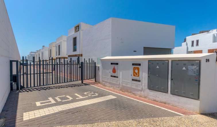 Resale - Villa - Orihuela Costa - Villamartín