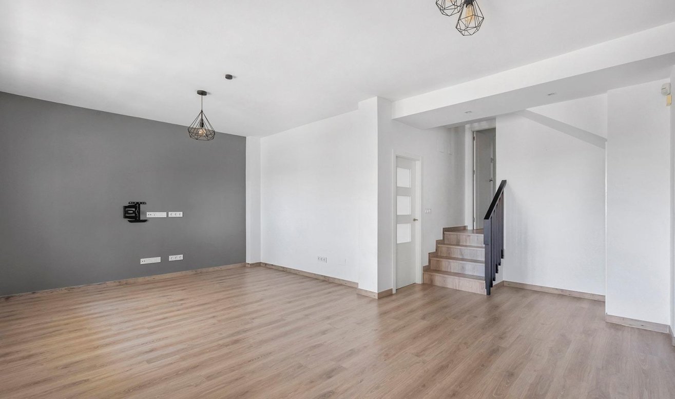 Resale - Villa - Torrevieja - Aguas Nuevas