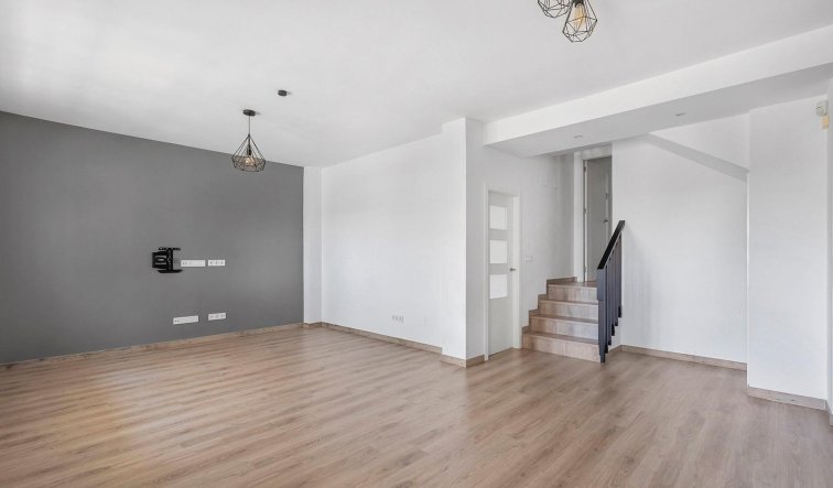Resale - Villa - Torrevieja - Aguas Nuevas