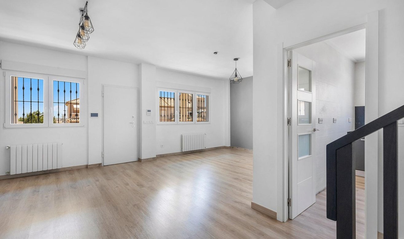 Resale - Villa - Torrevieja - Aguas Nuevas